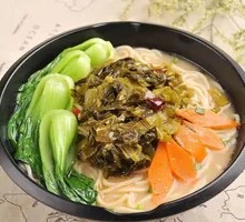 Sour Cabbage and Pork Noodles