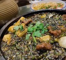 Sichuan-Style Beef with Charred Peppers on Iron Plate