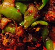 Sichuan-style stir-fried pork with yam skin