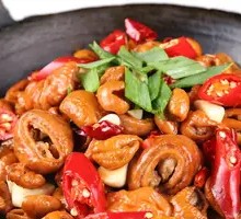 Stewed Intestine and Chicken in Large Pot