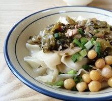 Sour Cabbage and Pork Stir-Fry