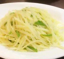 Sliced Potatoes with Green Pepper