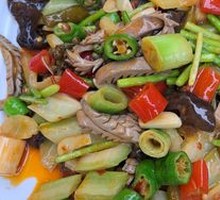 Sichuan-style Tripe with Pickled Chili