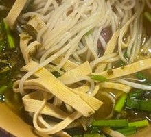 老坛酸菜过桥米线