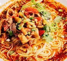 Sichuan-style Pepper Chicken Offal Noodles