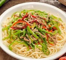 Beef with Green Pepper Noodles
