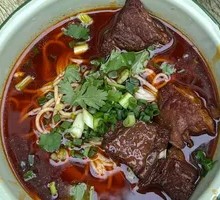 Special Pot Pot Beef Noodles