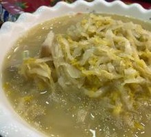 Sour Cabbage and Pork Stewed with Noodles