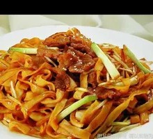 Stir-fried Rice Noodles with Shredded Pork and Egg