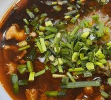 Braised Pork Intestines with Rice Noodles