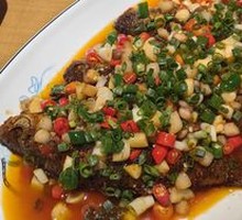 Dry-Braised Large Crucian Carp