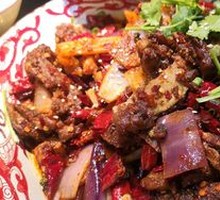 Hand-grabbed Pork Bone Meat