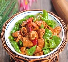 Spicy Green Pepper and Pork Intestine Stir-fry