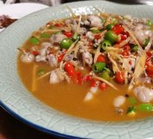 Sliced Ginger and Frog Legs
