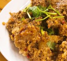 Steamed Pork Intestines with Rice Flour