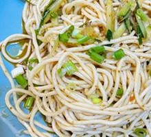 Lonely Boy's Cold Noodles