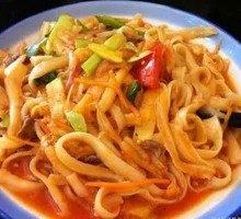 Stir-Fried Beef with Knife-Cut Noodles