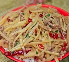 Potato and Pork Shredded Rice with Crispy Rice Cake