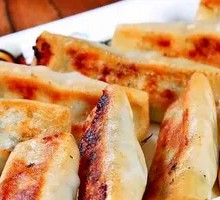 茴香鲜肉锅贴