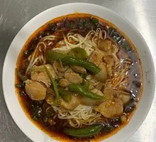 Dry-Mixed Spicy Pork Noodles