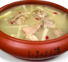 Braised Pork Trotters with White Radish