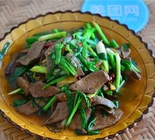 Blood皮菜 stir-fried with猪 liver