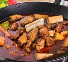 Signature Crooked-Mouth Chicken Pot