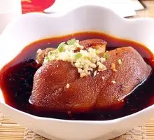 Ginger-Flavored Pork Shank