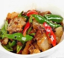 Spicy Green Pepper Stir-fry with Pork