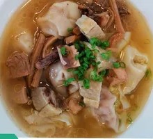Stewed Chicken Dumplings with Fresh Meat and Squid