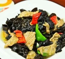 Wood Ear Mushroom and Pork Rice Bowl