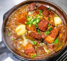 Sichuan-Style Braised Pork in Hot Pot