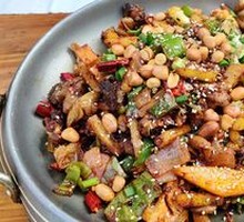 Dry Pot Spare Ribs and Intestines