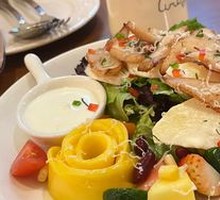 Smoked Chicken Breast with Apple Salad
