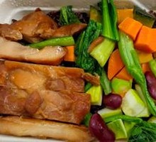 Teriyaki Chicken Leg with Vegetables and Brown Rice