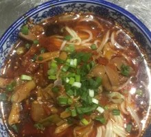 Sichuan-style Pepper Chicken Offal Noodles