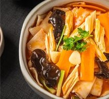 Tomato Sour Soup with Hand-Torn Noodles