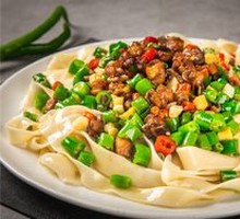 Spicy Chicken Stir-fry with Handmade Wide Noodles