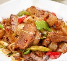 Stir-fried Pork with Garlic Shoots