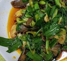Stir-Fried Beef with Spicy Sauce