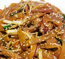 Dry-Fried Beef Rice Noodles
