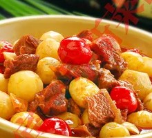 Braised Beef Brisket with Small Potatoes