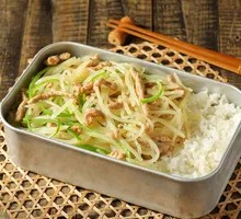 Potato Shredded Pork Rice Bowl