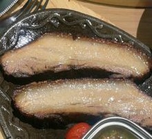 Glutinous Rice with Tamarind Roasted Pork Belly and Sour Spicy Sauce