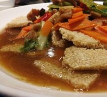 Fried Rice Noodles with Pork