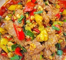 Stir-Fried Beef with Yellow Onion