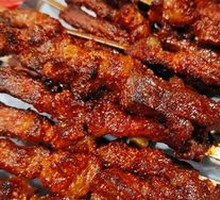 Charcoal-grilled Lamb Skewers