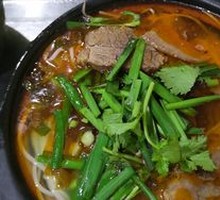 Sour Cabbage Beef Rice Noodles