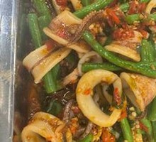 Spicy Stir-fried Pen-shaped Squid