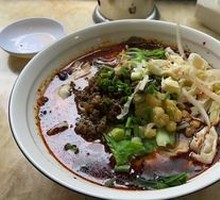杂酱刀削面
